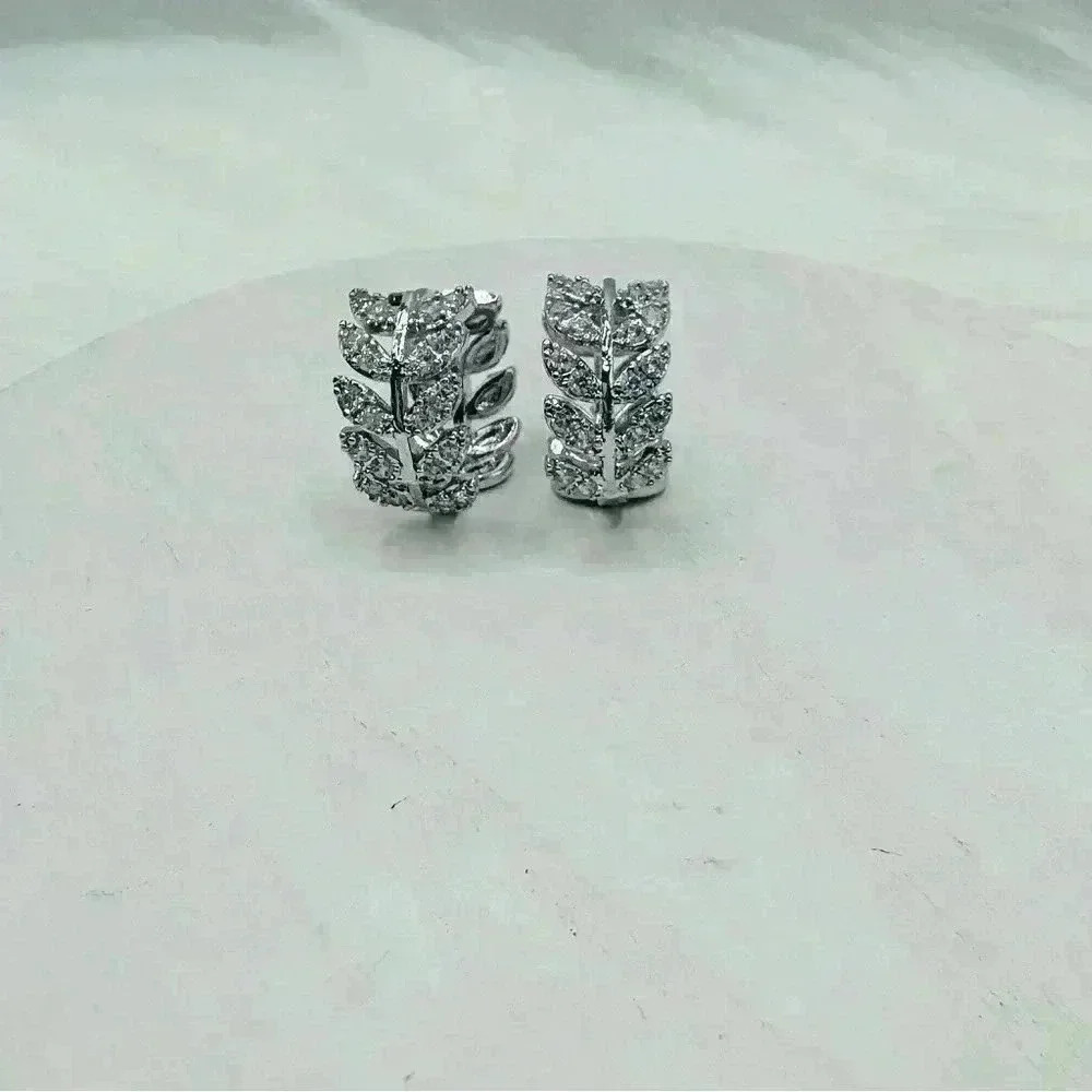 Zircon Olive Branch Leaf Small Hoop Earrings in Silver - Picture 5 of 5